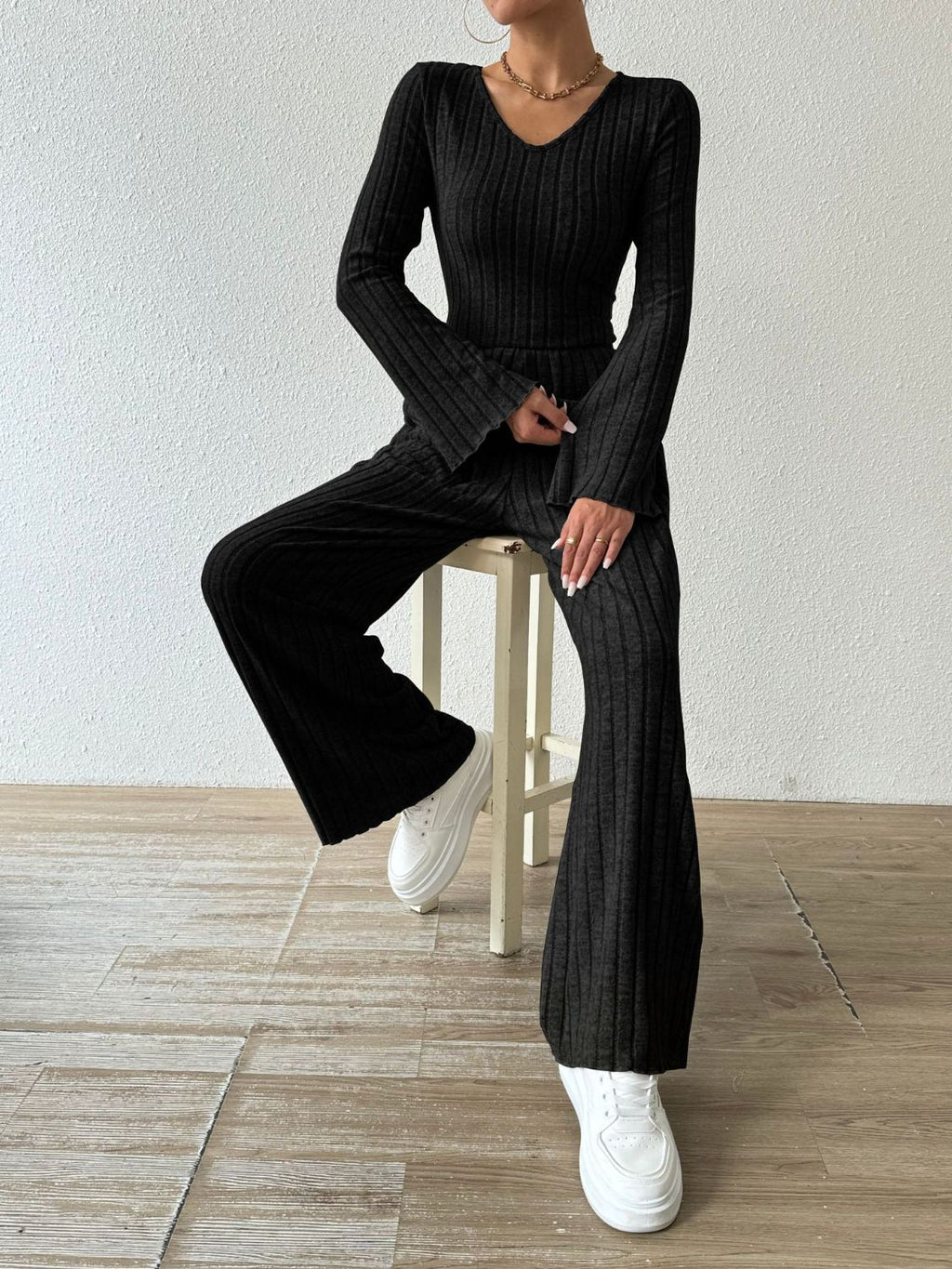Sophisticated Trousers with a Clean Classic Look