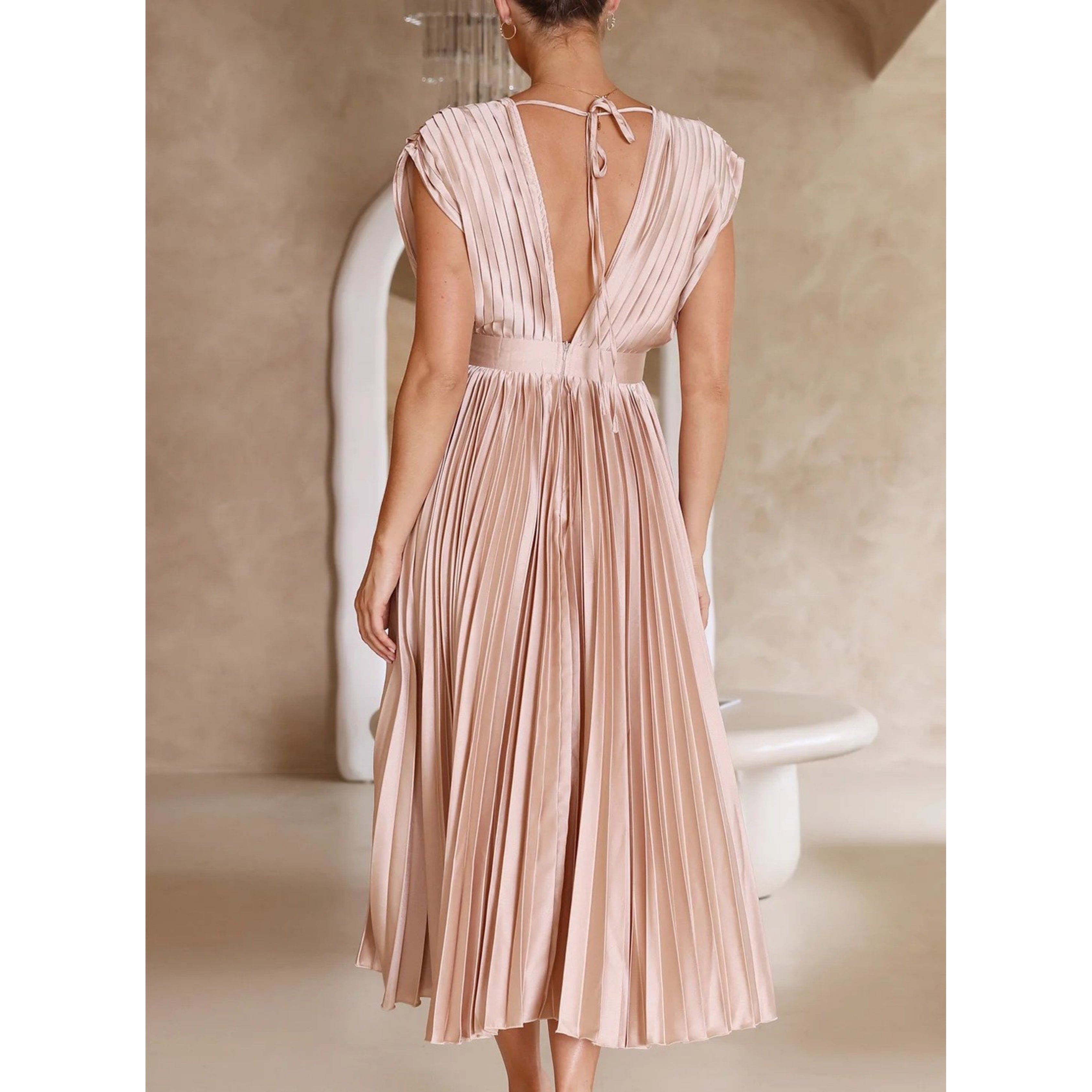 Polished Dress with an Effortless Classic Look