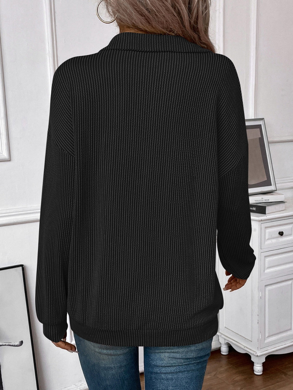 Effortlessly Elegant T-Shirt with a Timeless Design
