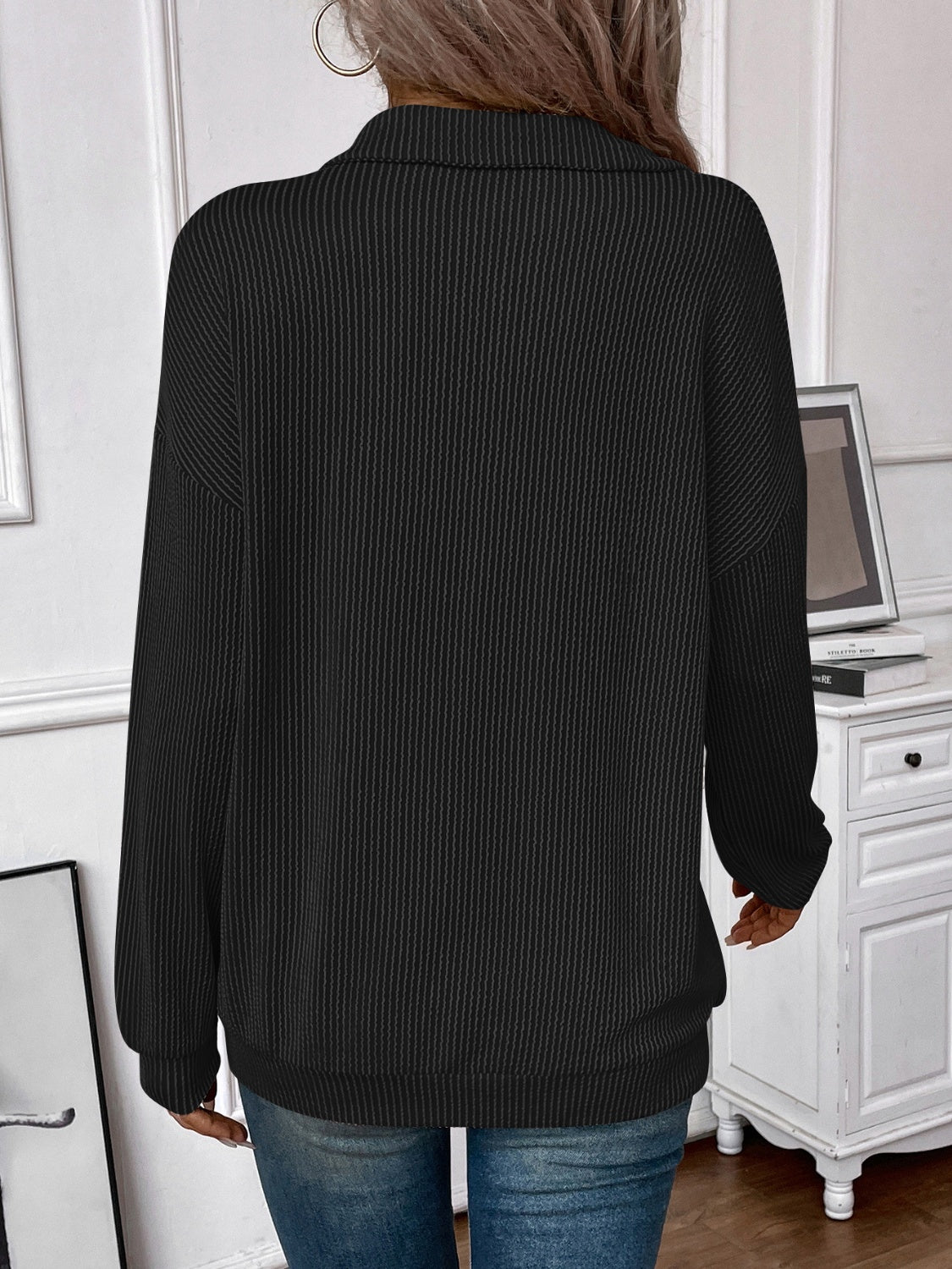 Effortlessly Elegant T-Shirt with a Timeless Design