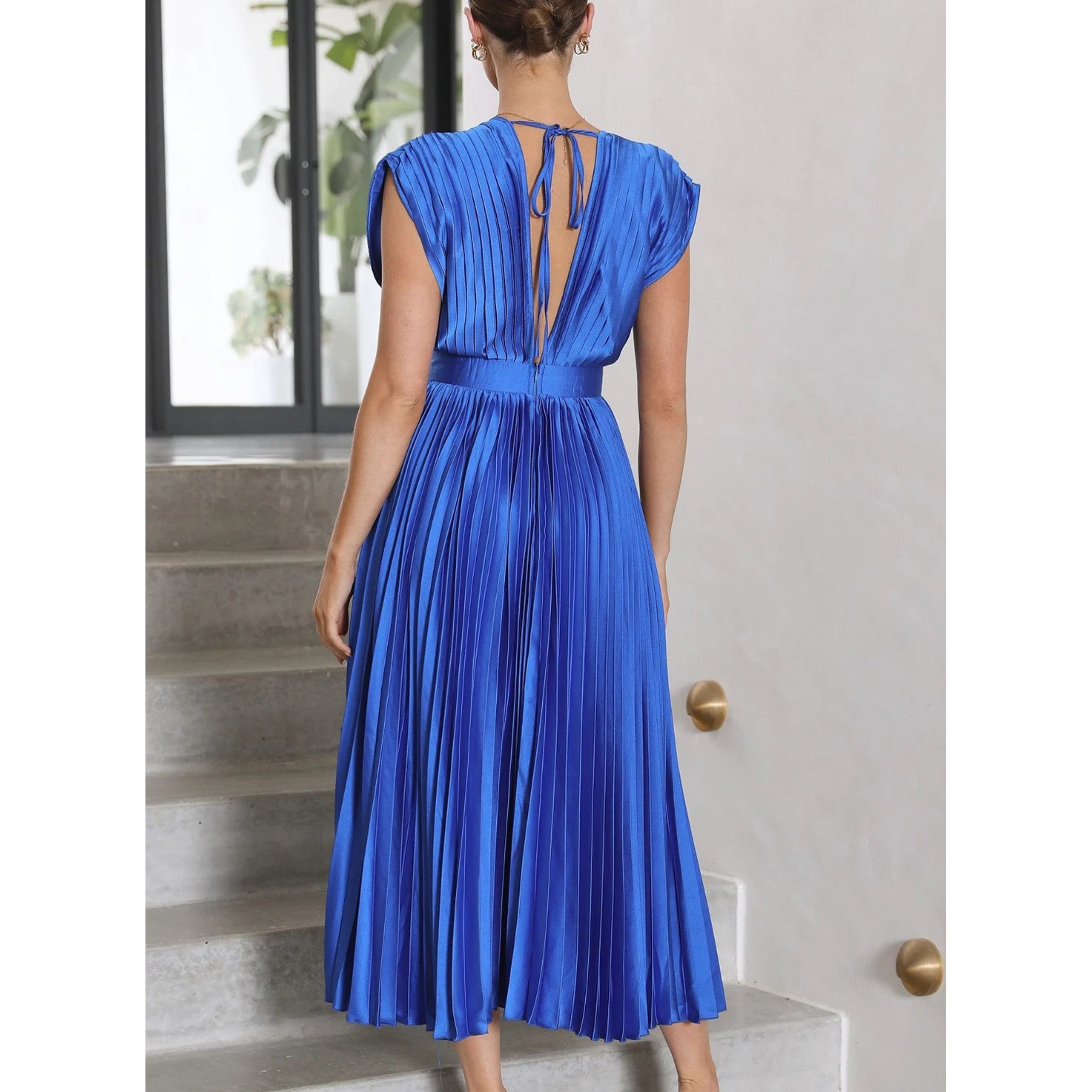 Polished Dress with an Effortless Classic Look