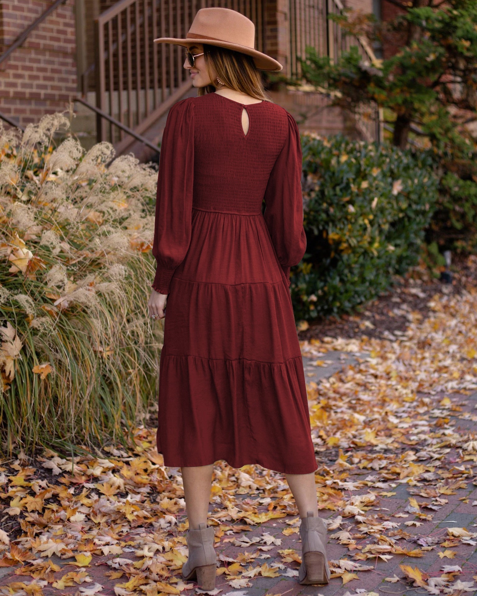 Well Tailored Dress with a Graceful Silhouette