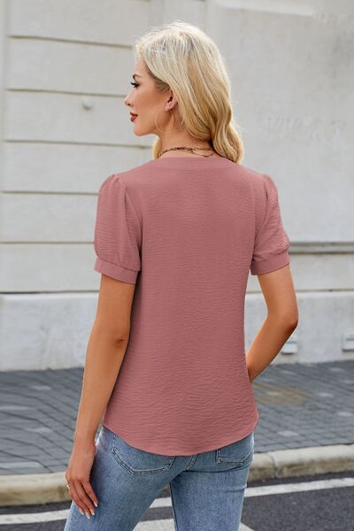 Elegantly Styled Blouse for Everyday Wear