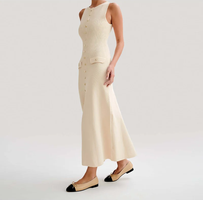 Classic Vintage Dress with a Flattering Fit