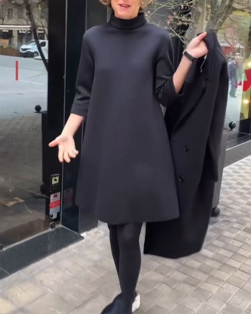 Classic Vintage Dress with a Flattering Fit