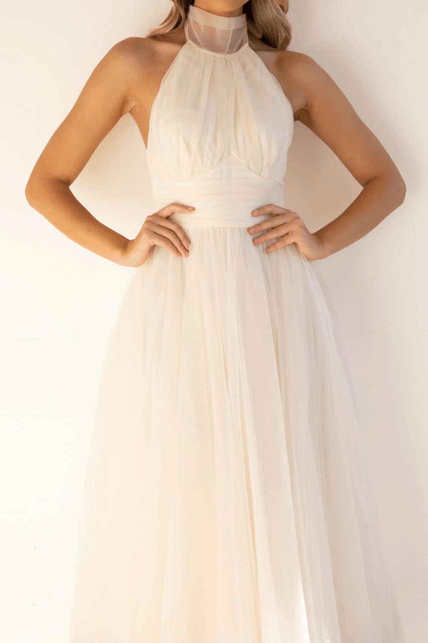 Effortlessly Elegant Dress with a Timeless Design