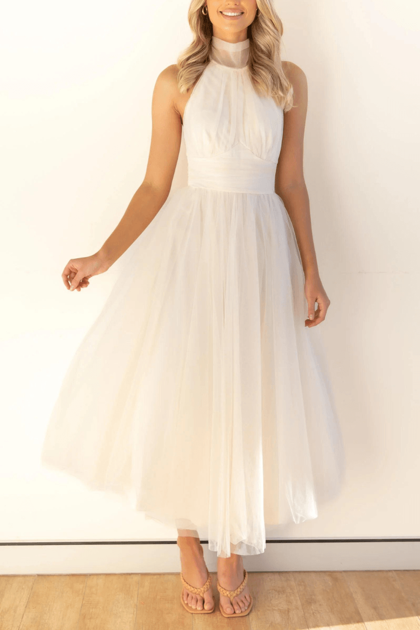 Effortlessly Elegant Dress with a Timeless Design