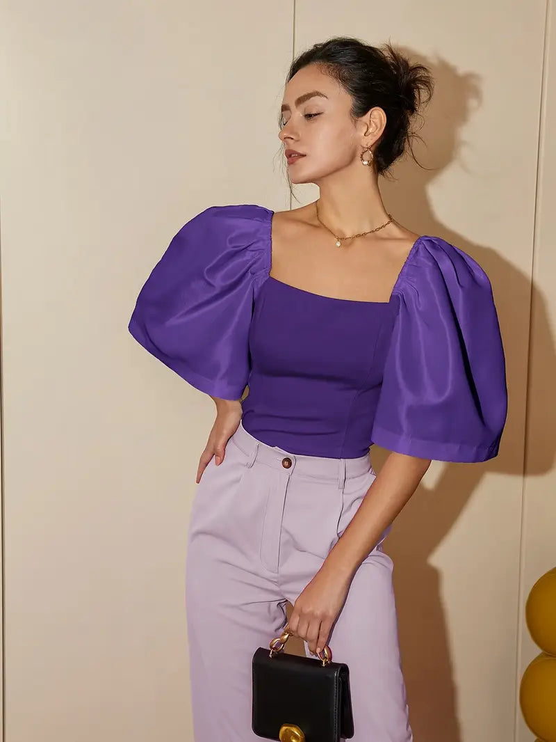 Well Tailored Blouse with a Graceful Silhouette