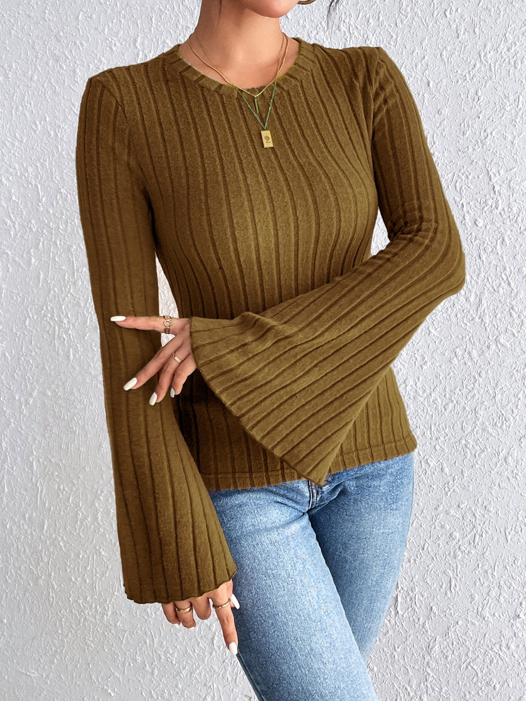 Well Tailored T-Shirt with a Graceful Silhouette