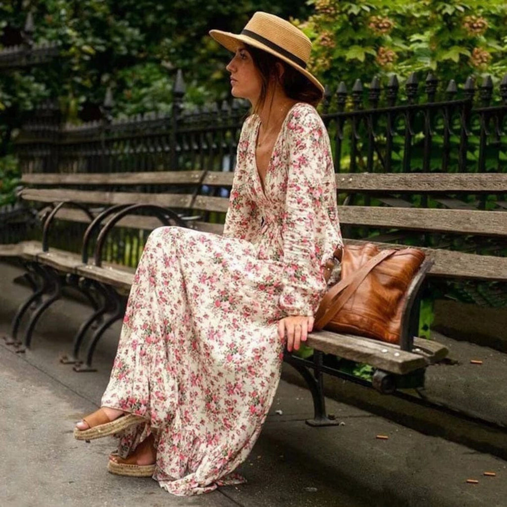 Beautifully Finished Dress in a Timeless Design