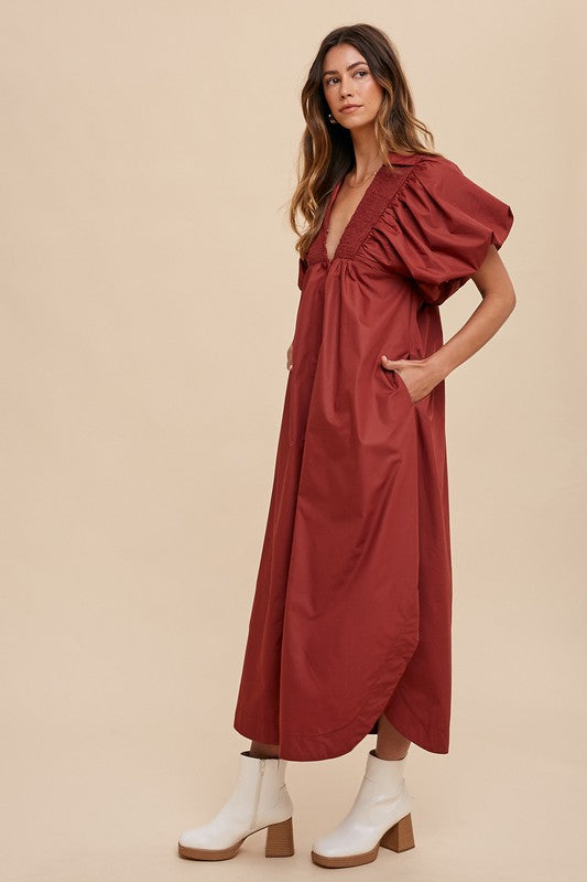 Well Tailored Dress with a Graceful Silhouette
