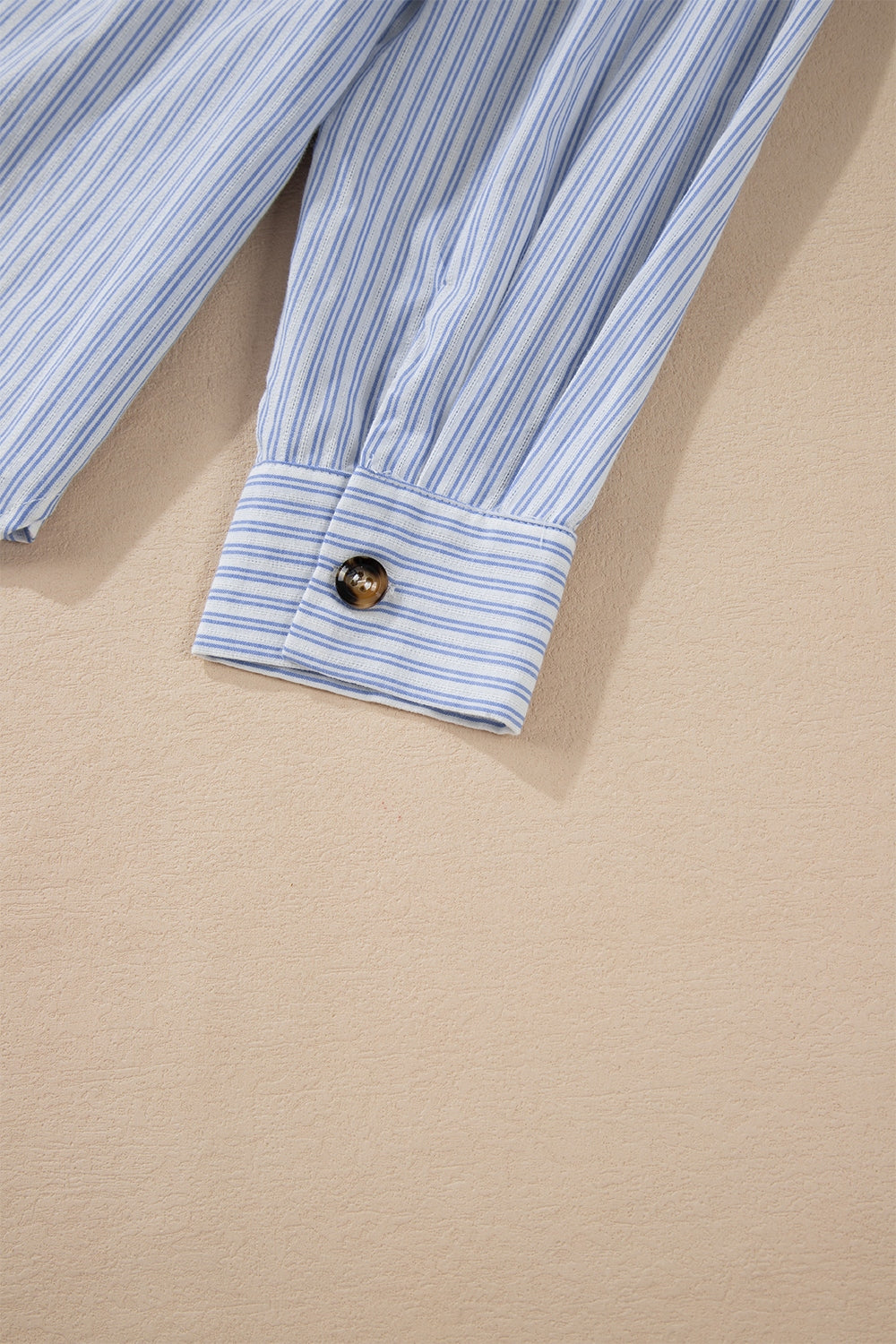 Well Tailored Shirt with a Graceful Silhouette