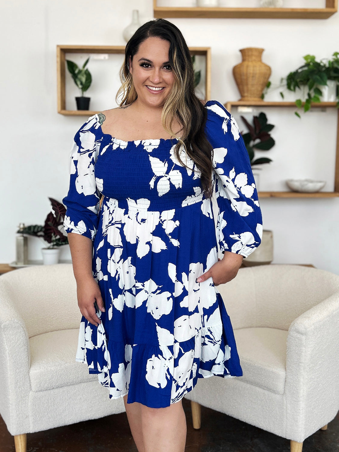 Effortlessly Elegant Dress with a Timeless Design