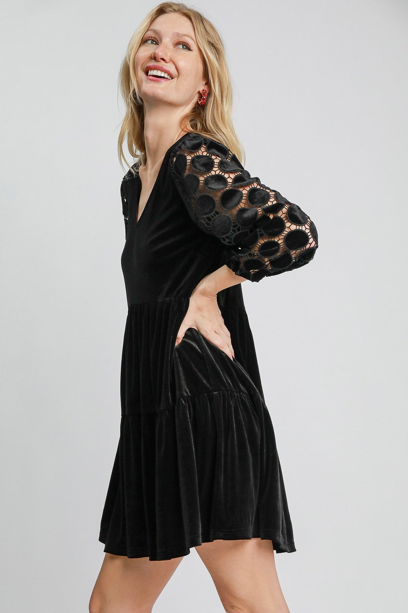 Effortlessly Elegant Dress with a Timeless Design