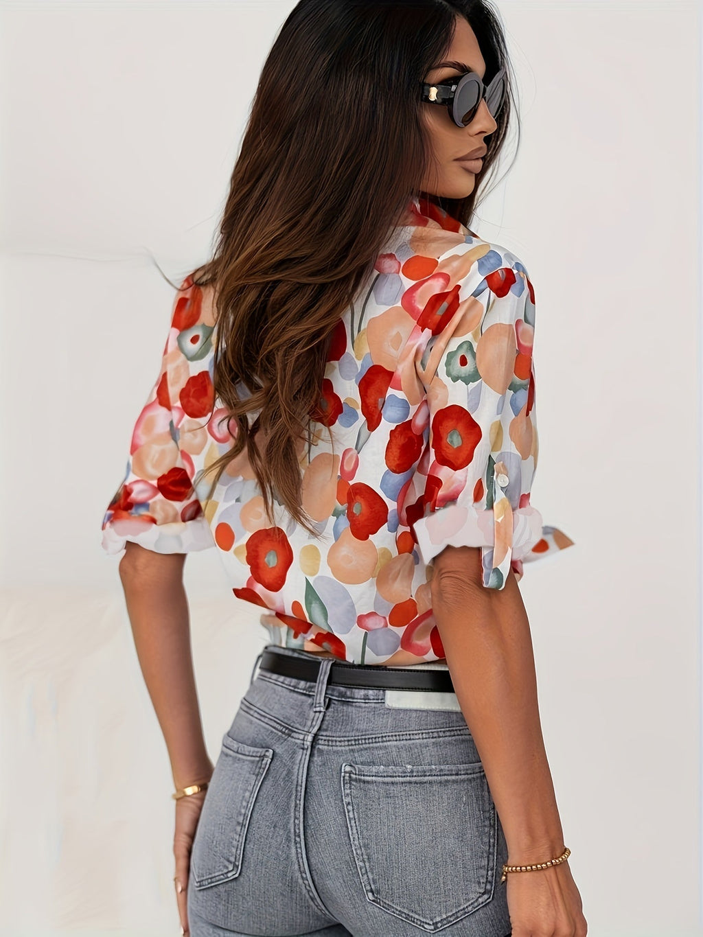 Well Tailored Blouse with a Graceful Silhouette