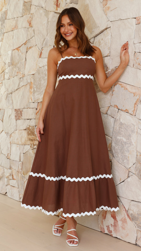 Effortlessly Elegant Dress with a Timeless Design