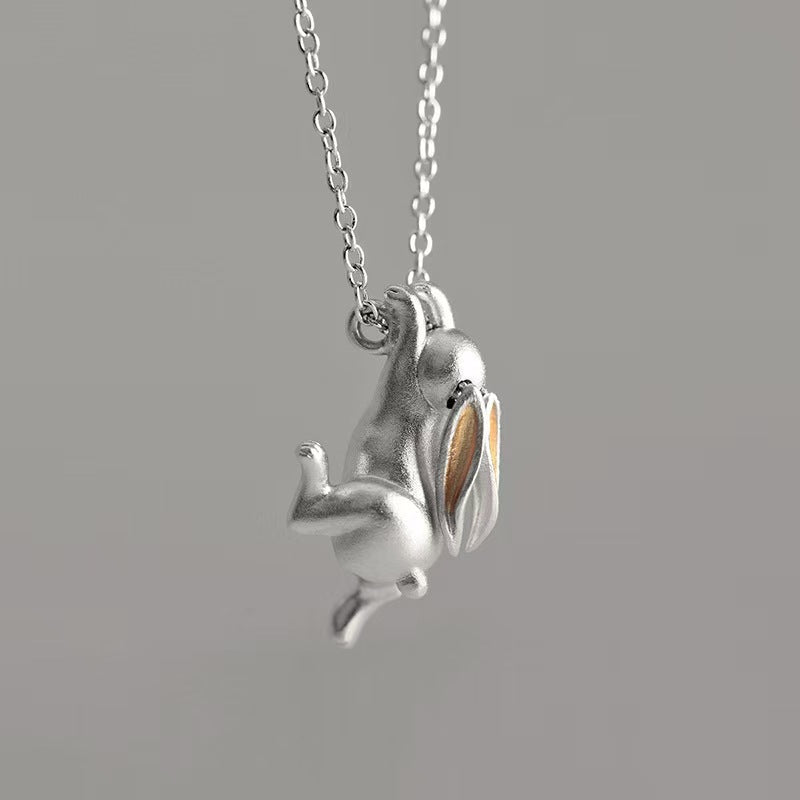 Romantic Silver Necklace for Special Moments