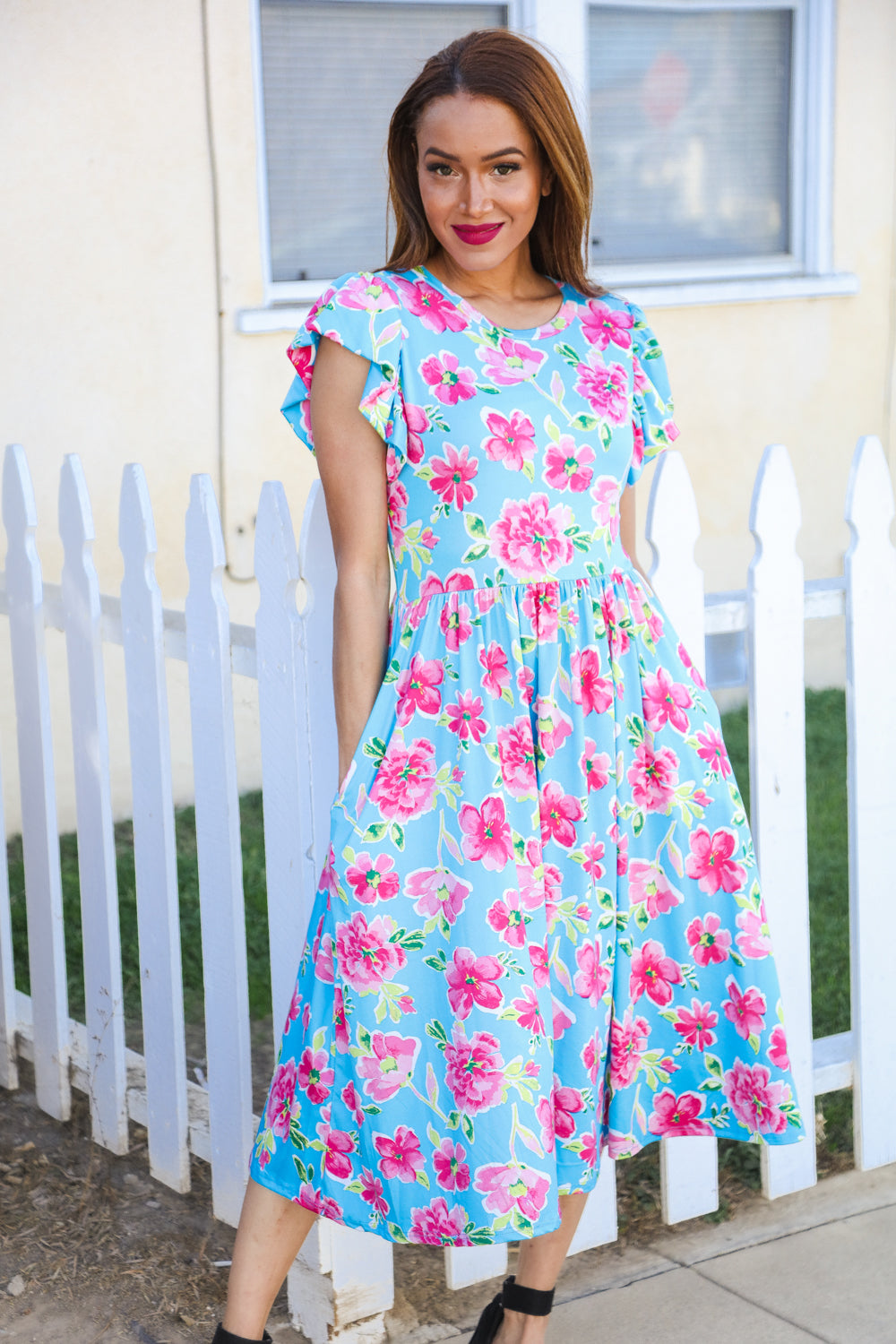 Well Tailored Dress with a Graceful Silhouette