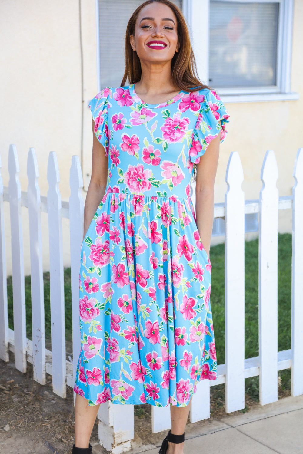 Well Tailored Dress with a Graceful Silhouette