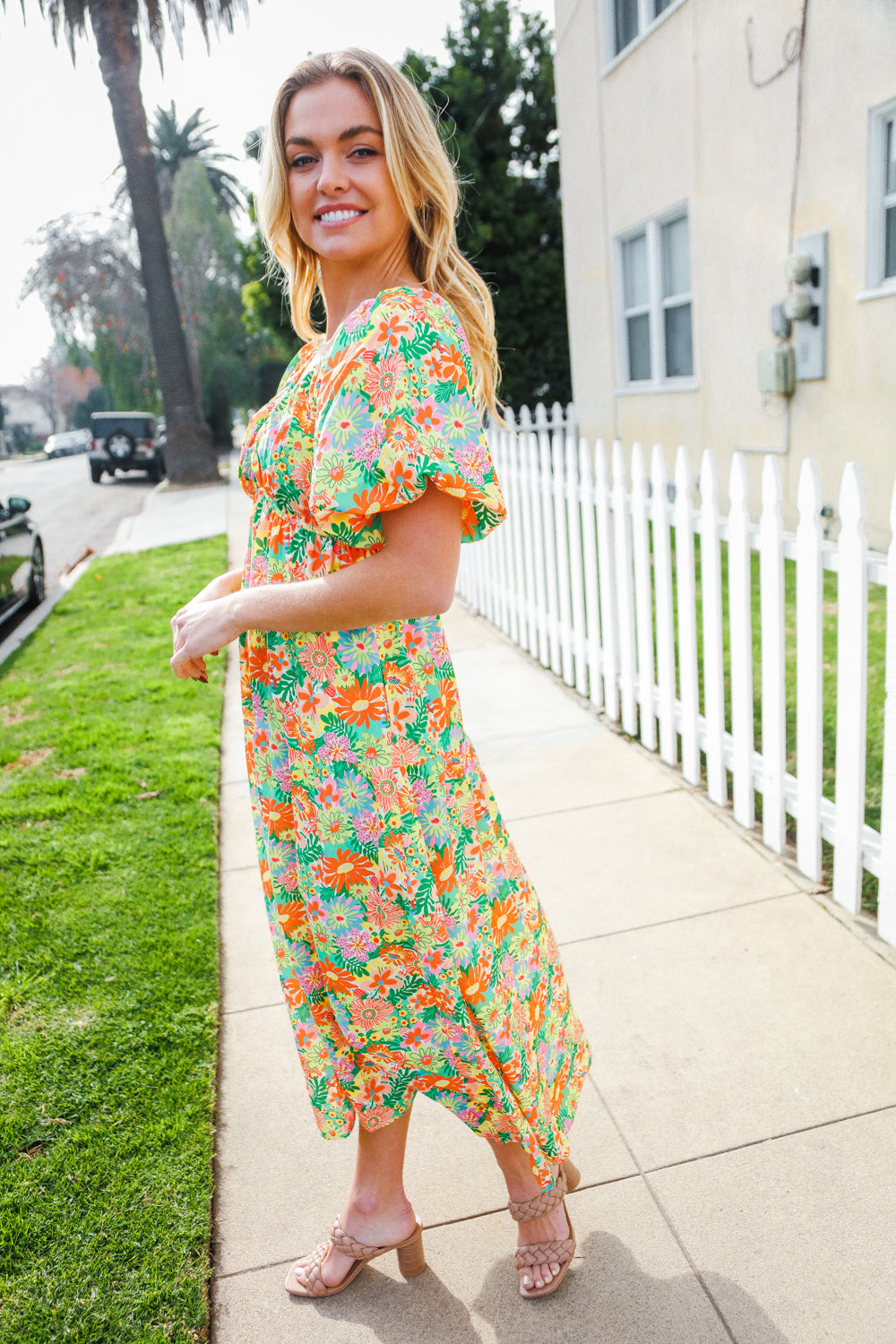 Classic Vintage Dress with a Flattering Fit