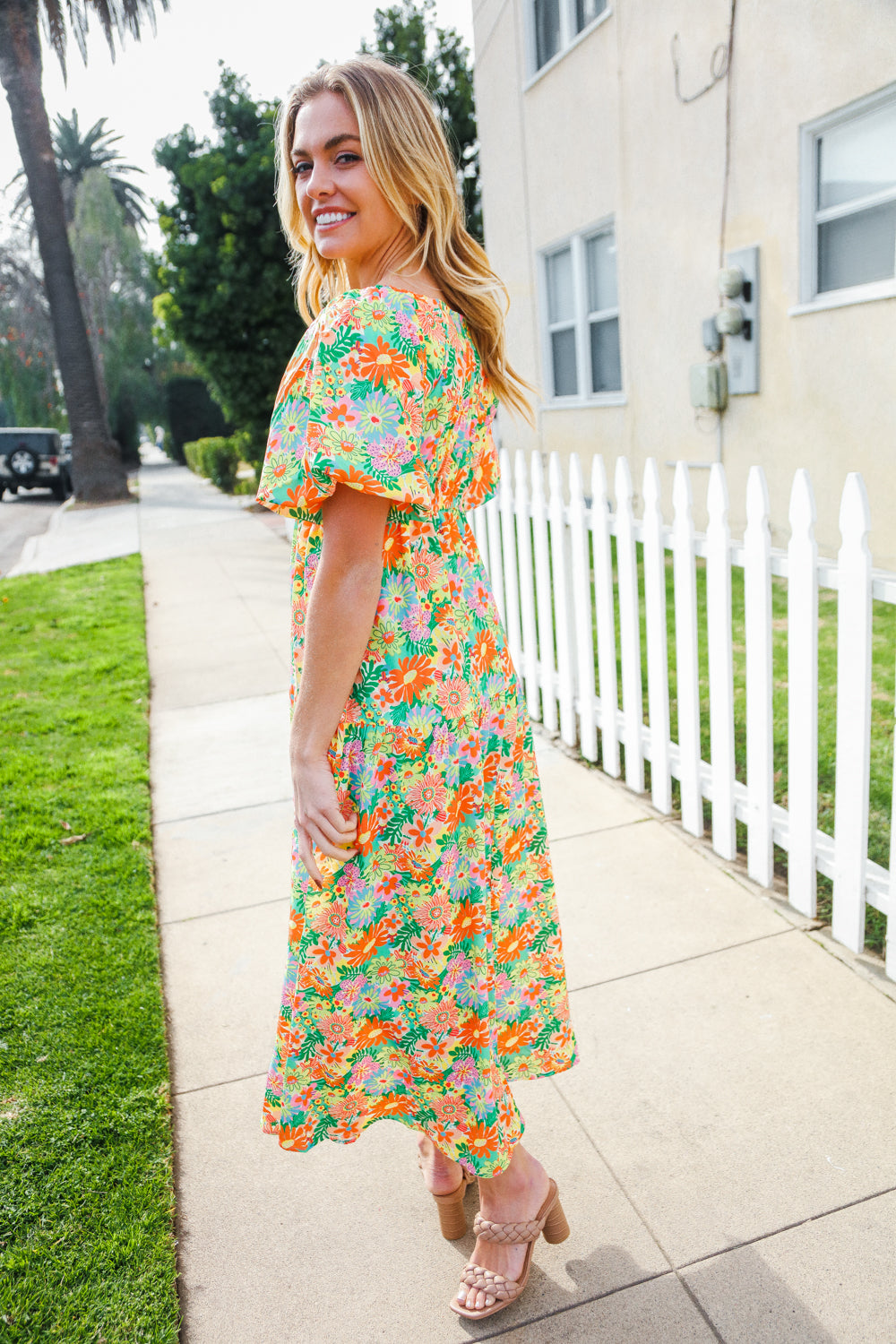 Classic Vintage Dress with a Flattering Fit