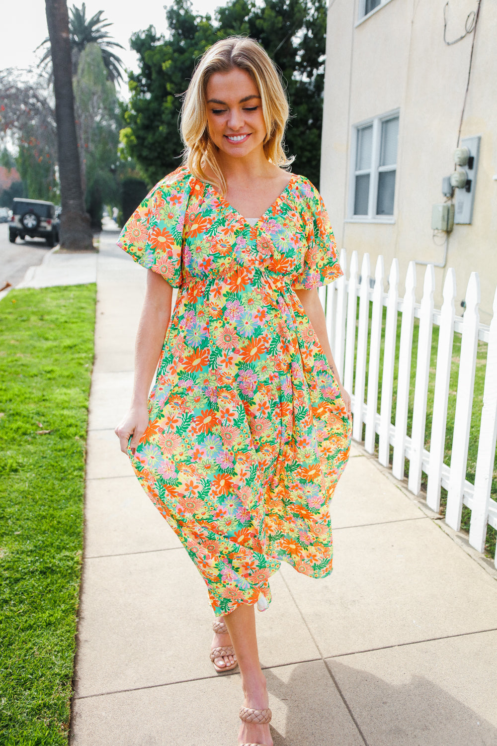 Classic Vintage Dress with a Flattering Fit