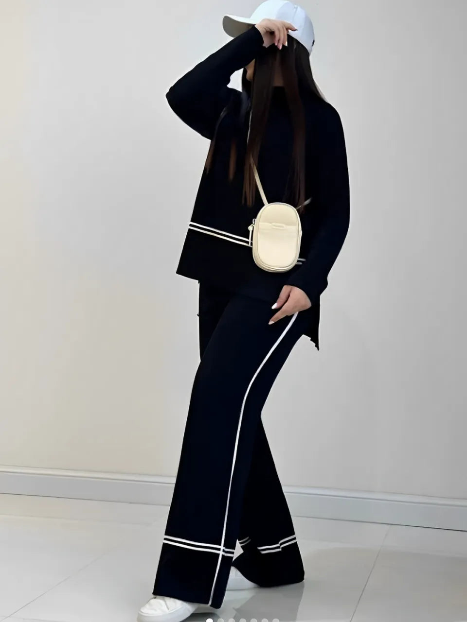 Well Tailored Blouse with a Graceful Silhouette