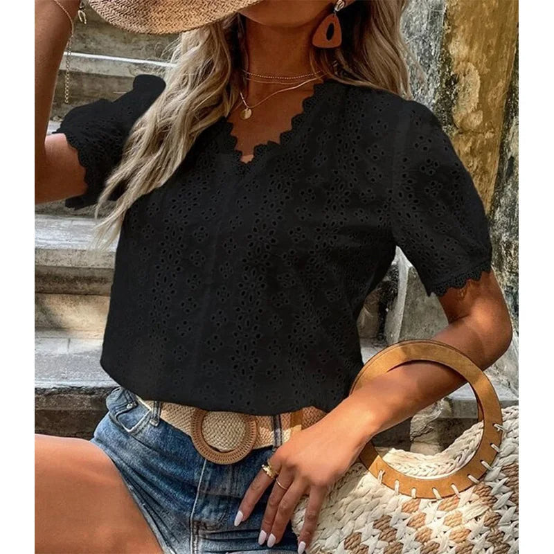 Well Tailored Blouse with a Graceful Silhouette