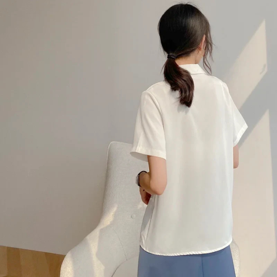 Well Tailored Shirt with a Graceful Silhouette
