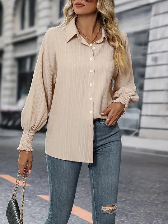 Well Tailored Shirt with a Graceful Silhouette