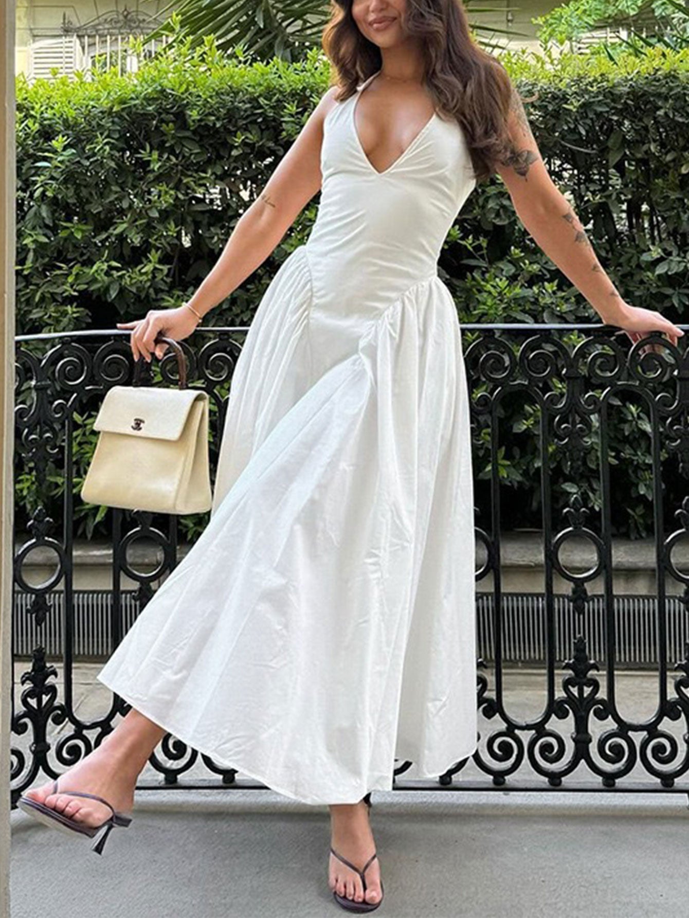 Well Tailored Dress with a Graceful Silhouette