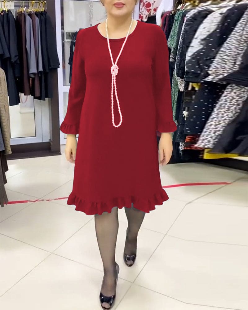 Beautifully Finished Dress in a Timeless Design
