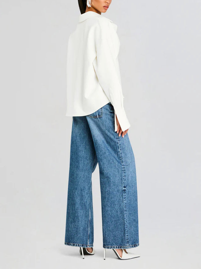 Well Tailored Blouse with a Graceful Silhouette