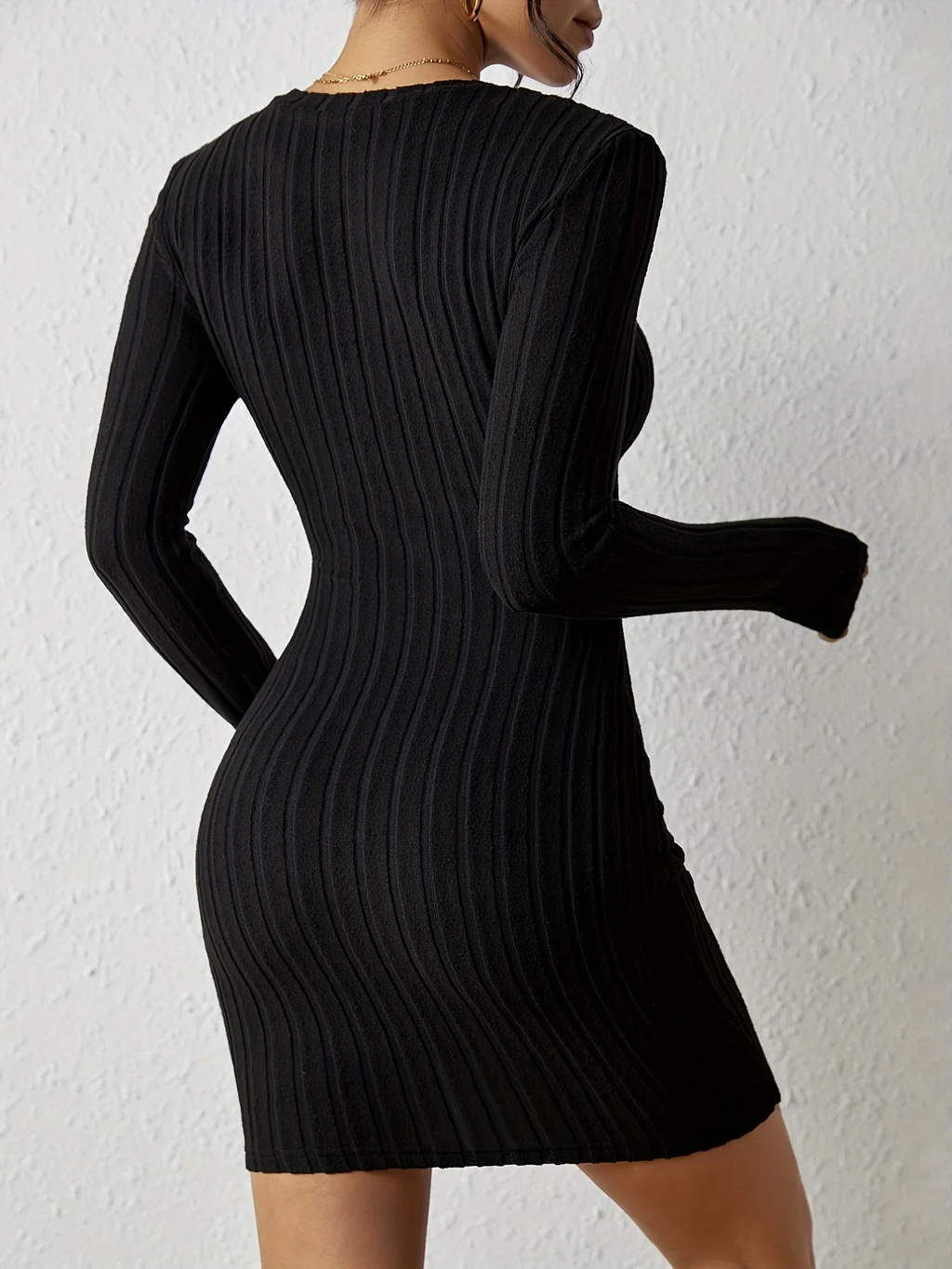 Classic Vintage Dress with a Flattering Fit