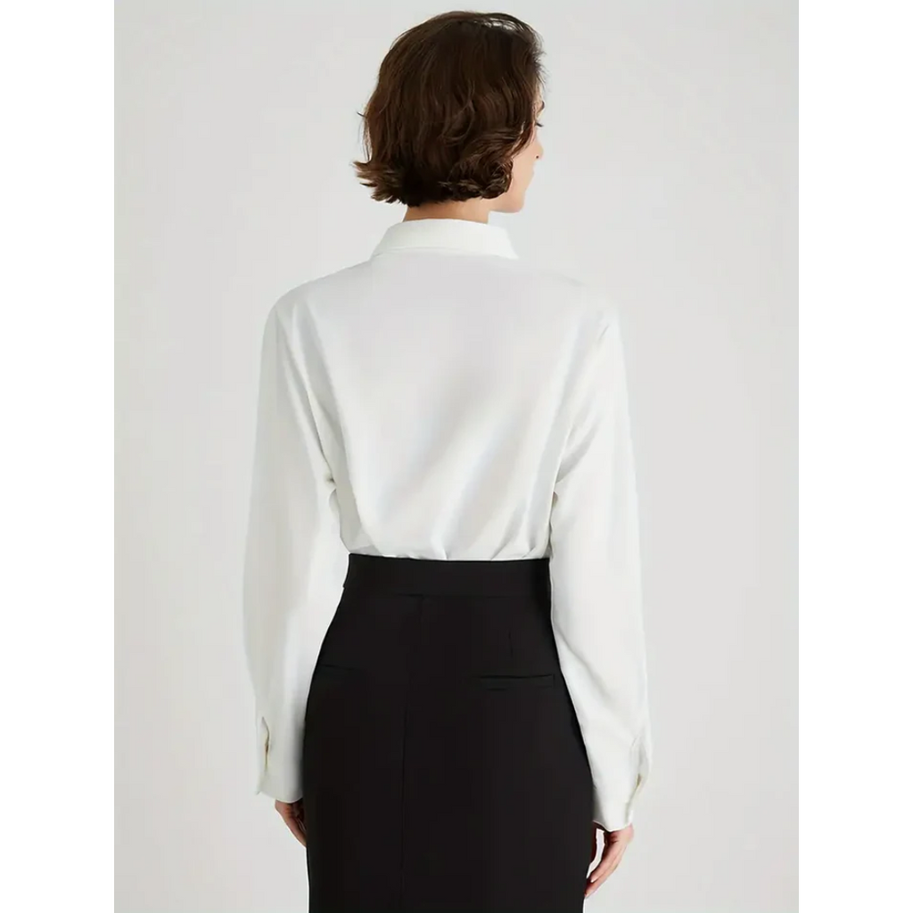 Classic Vintage Blouse with a Flattering Fit