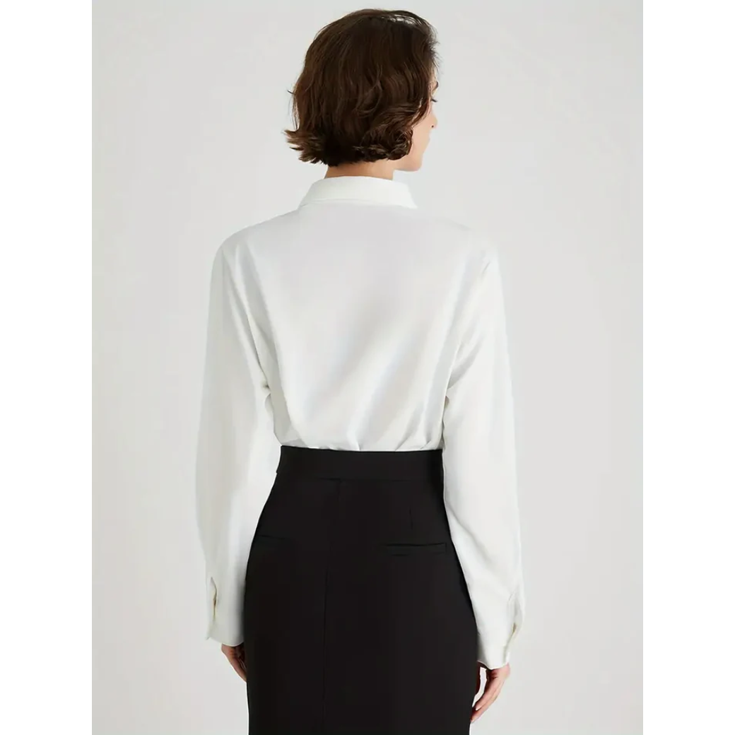 Classic Vintage Blouse with a Flattering Fit