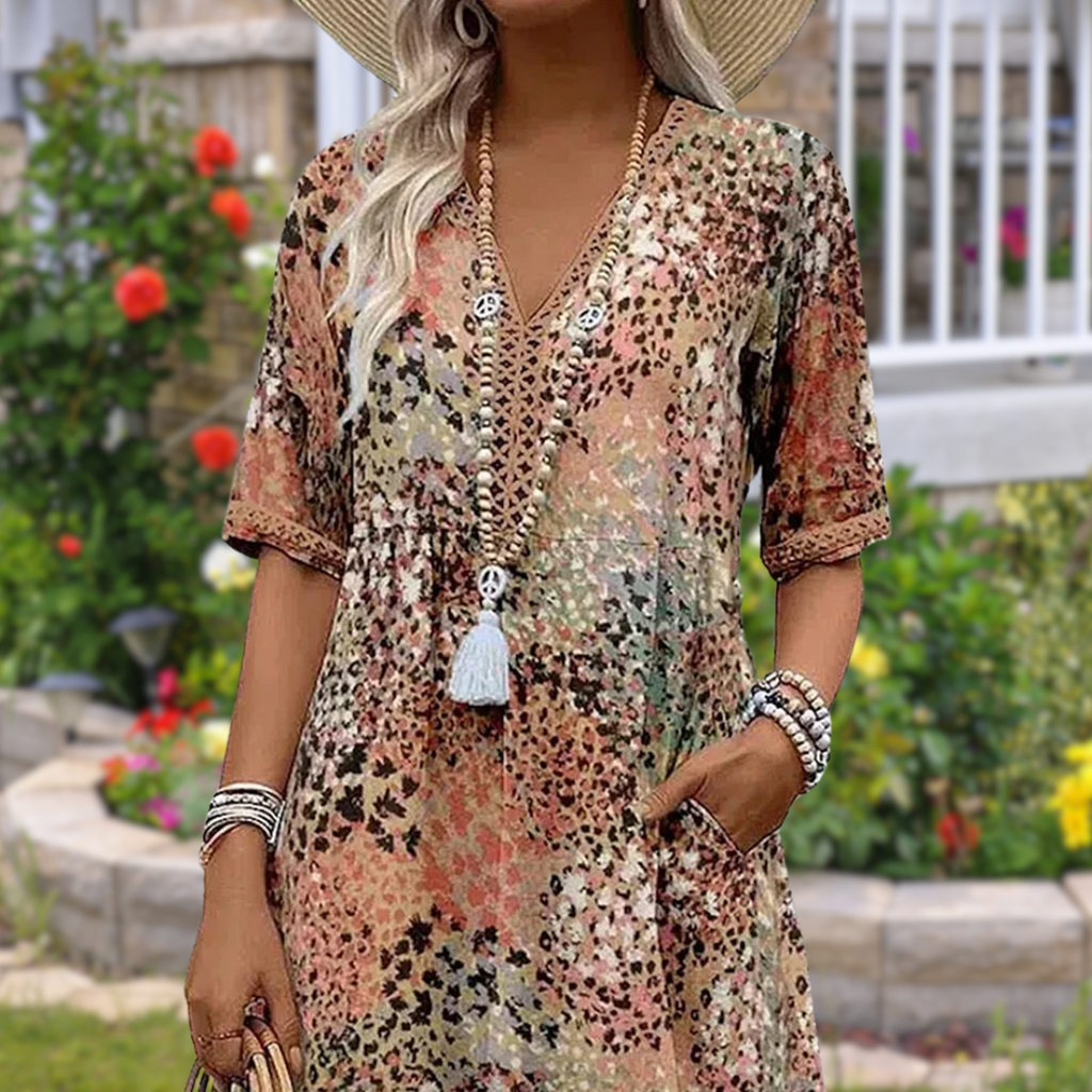 Beautifully Finished Dress in a Timeless Design