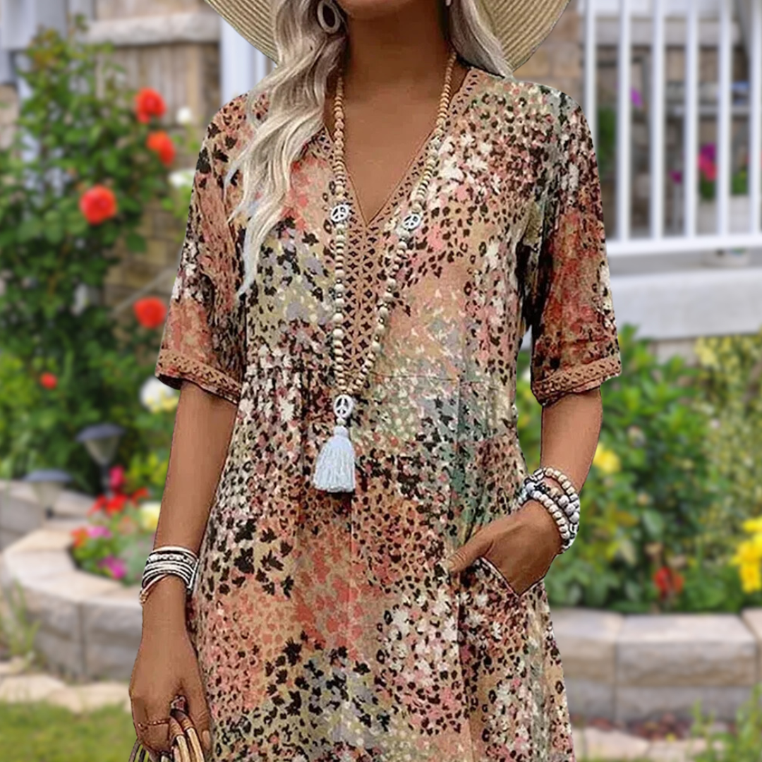 Beautifully Finished Dress in a Timeless Design