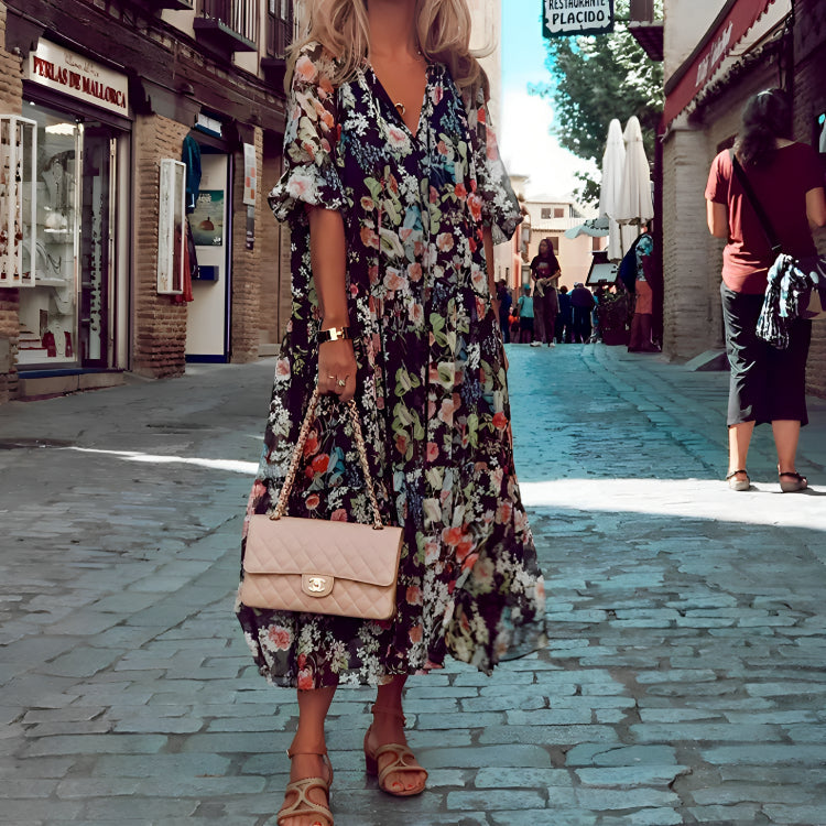 Classic Vintage Dress with a Flattering Fit