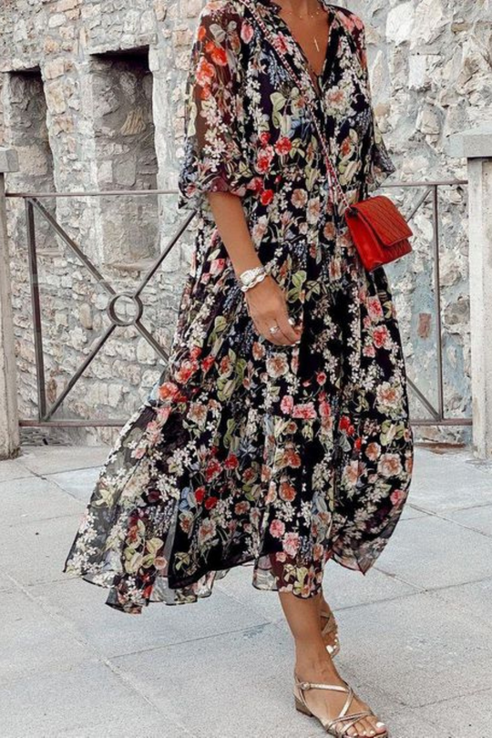 Beautifully Finished Dress in a Timeless Design