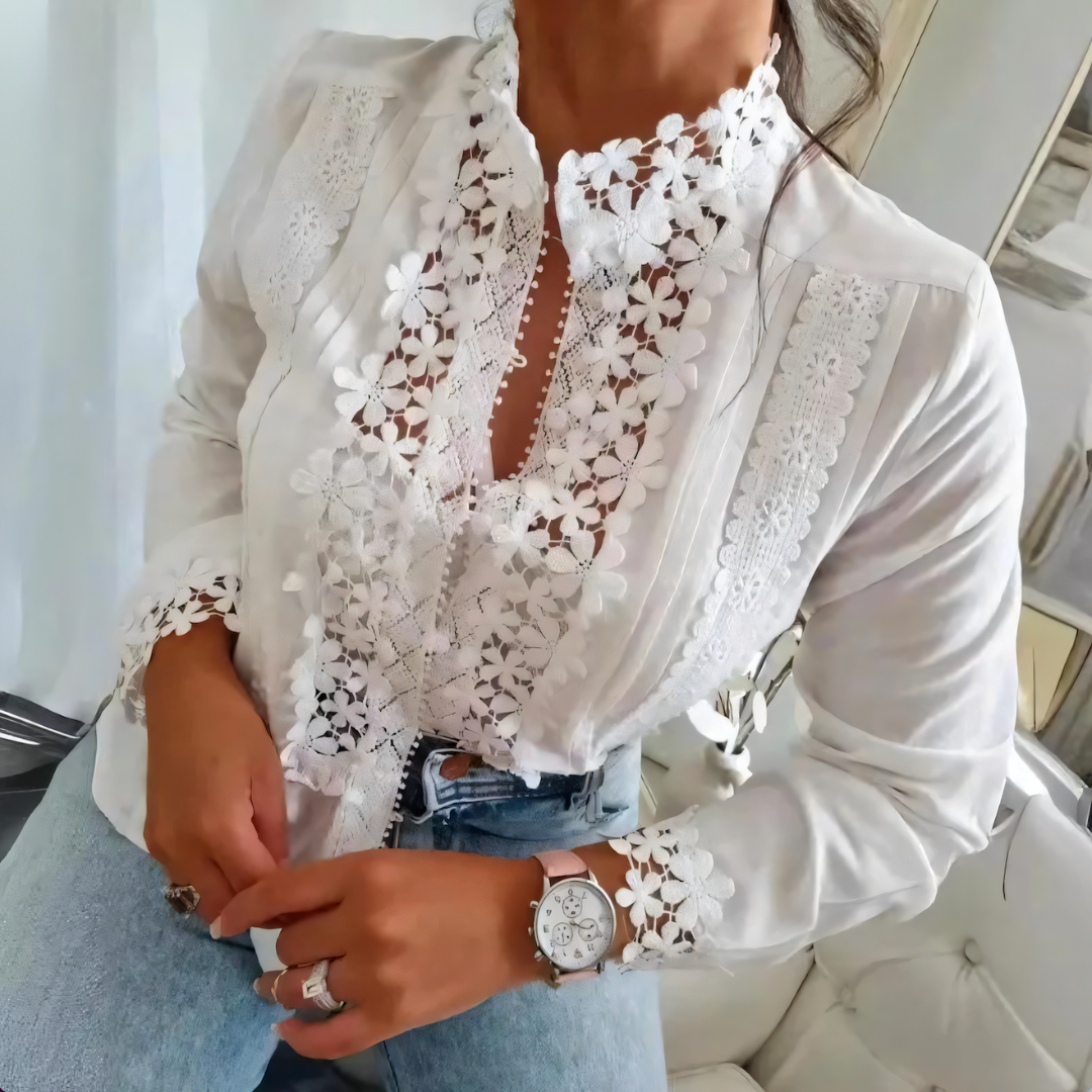 Effortlessly Elegant Blouse with a Timeless Design