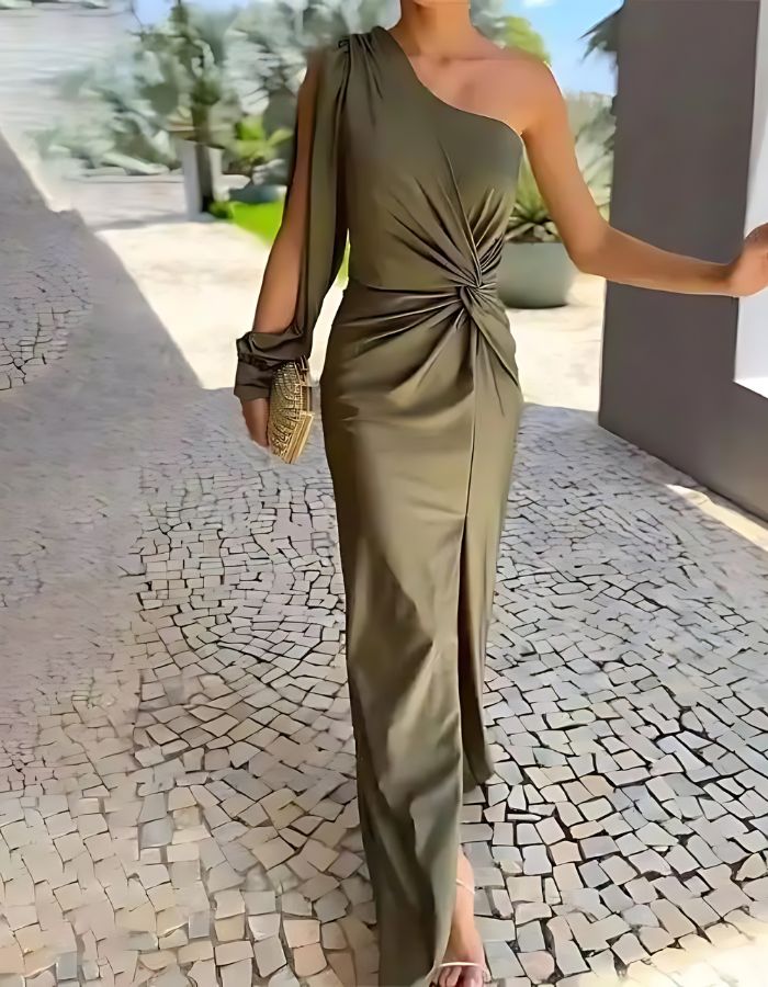 Gracefully Styled Dress for Any Occasion