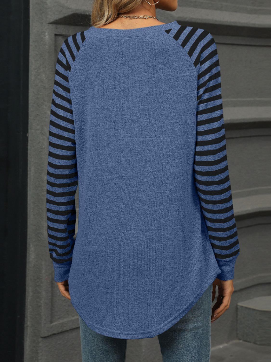 Well Tailored T-Shirt with a Graceful Silhouette