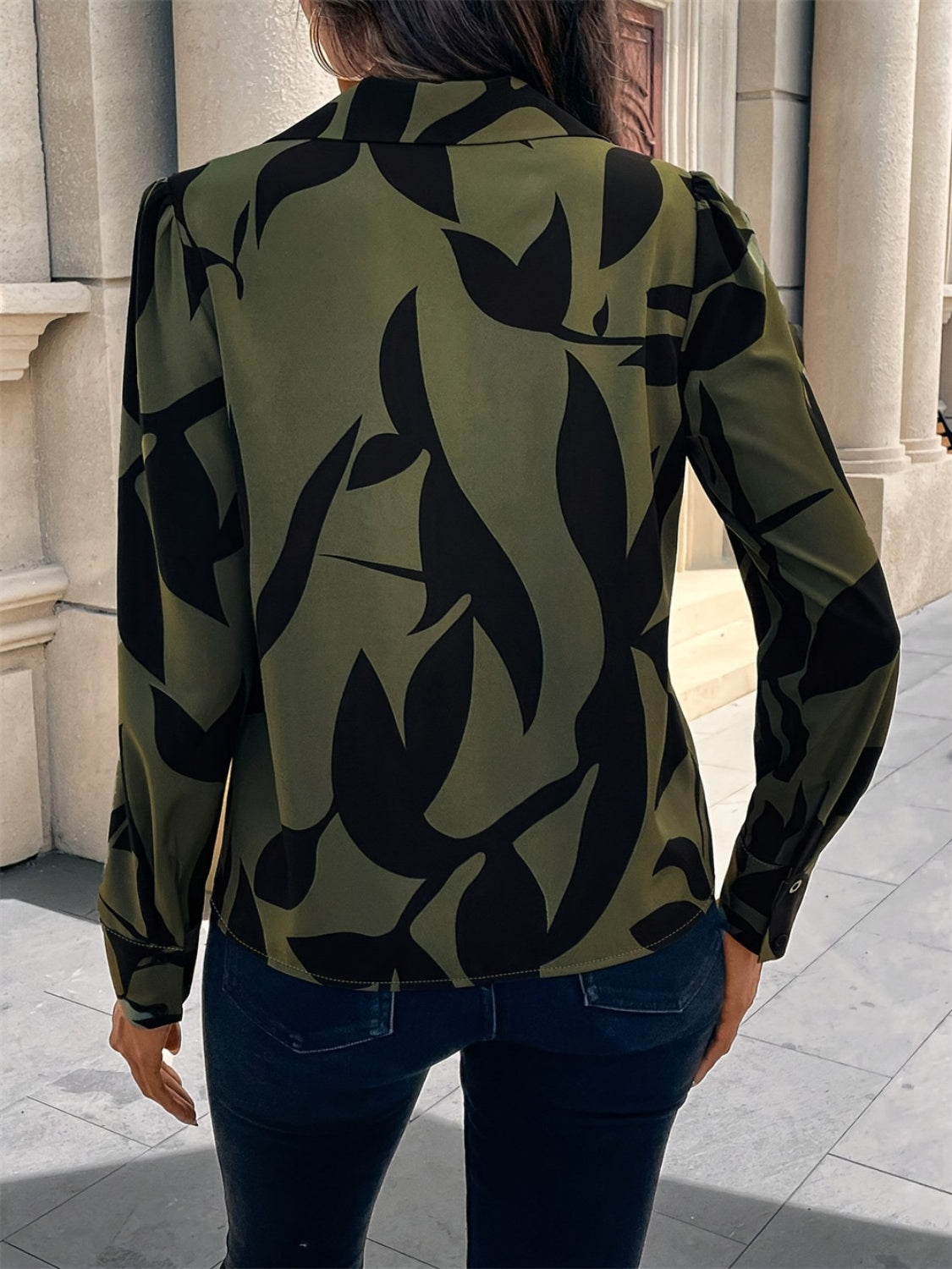 Beautifully Finished Shirt in a Timeless Design