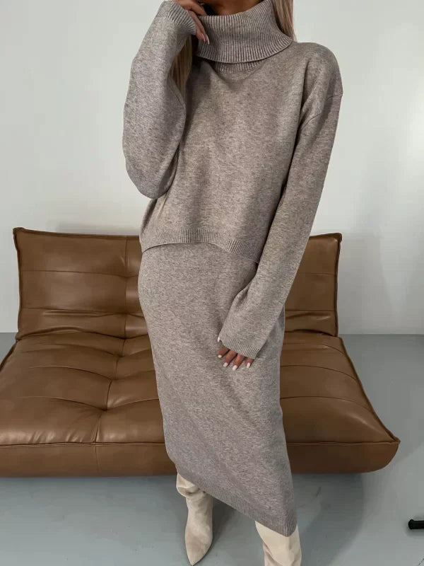 Well Tailored Sweater with a Graceful Silhouette