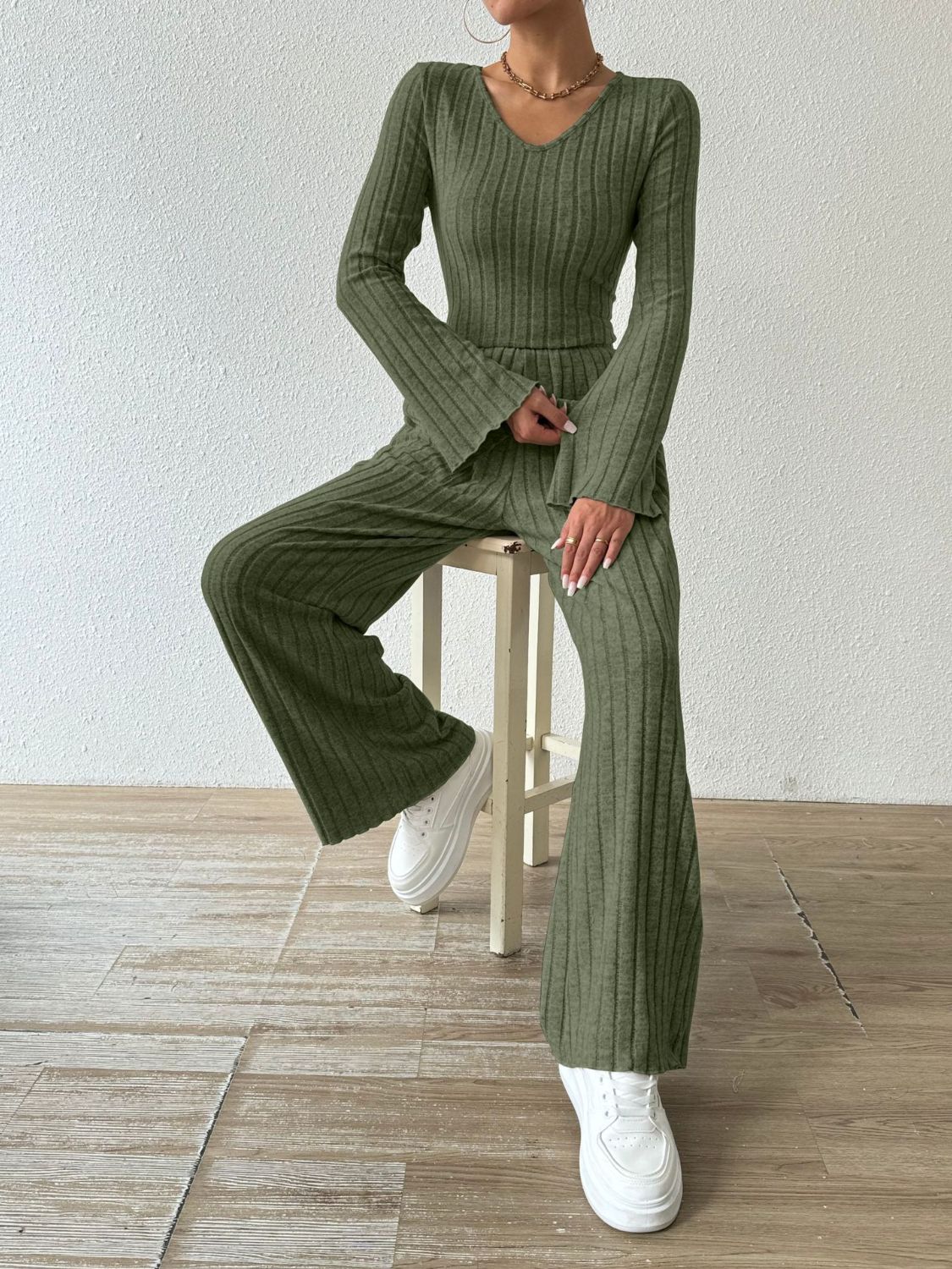 Sophisticated Trousers with a Clean Classic Look