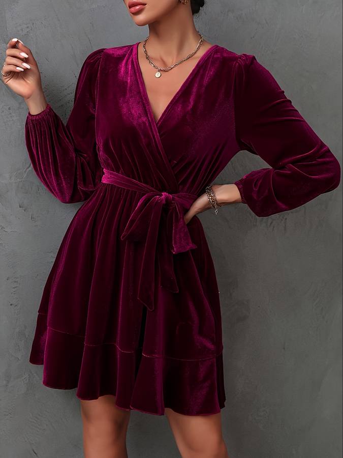 Classic Vintage Dress with a Flattering Fit