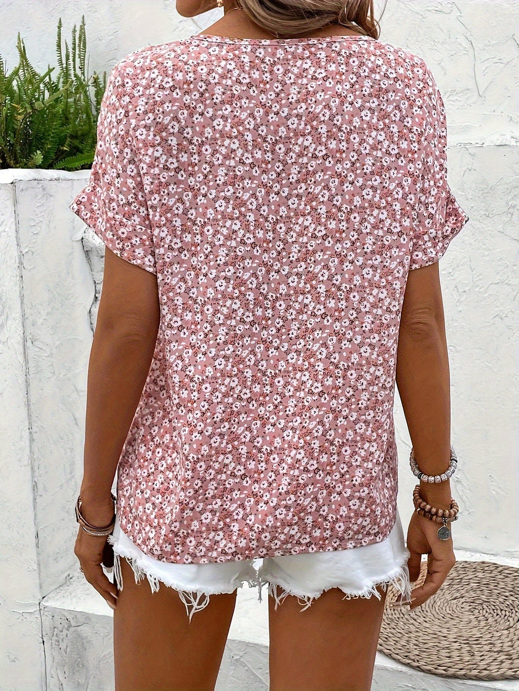 Elegantly Styled Blouse for Everyday Wear