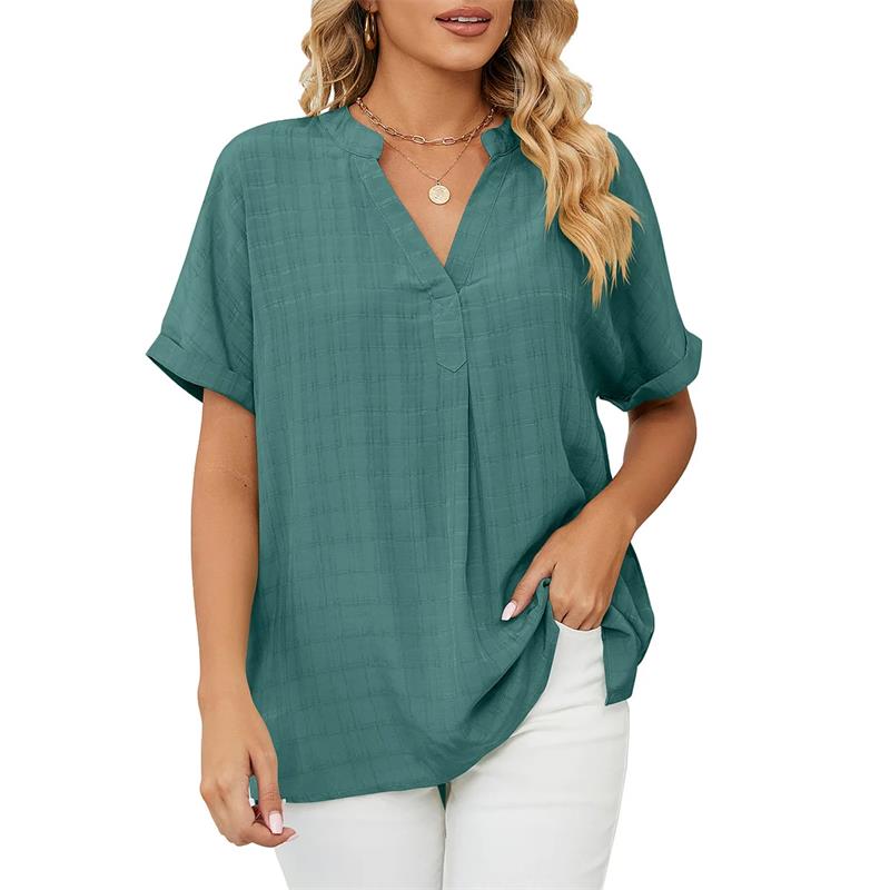 Beautifully Crafted Blouse in a Classic Style