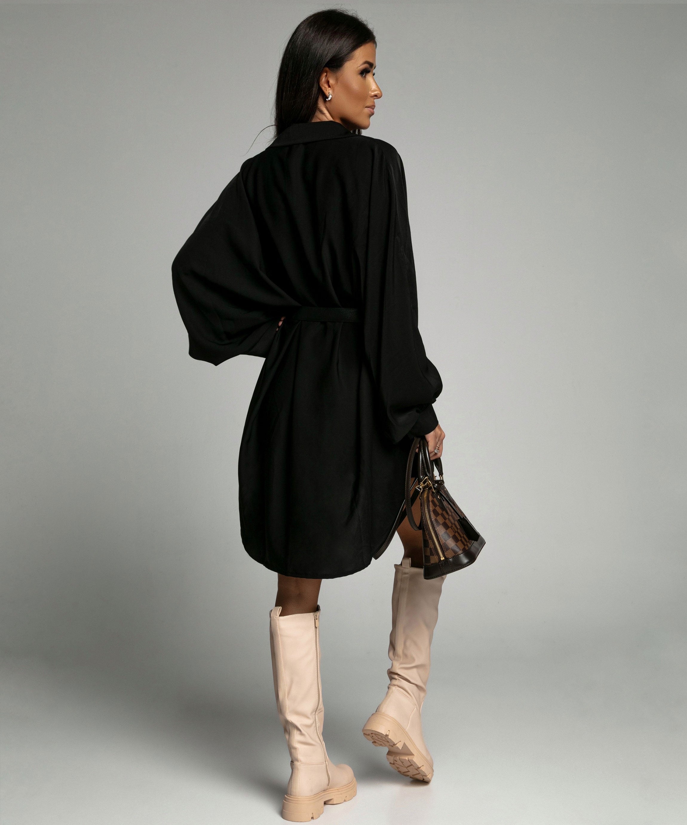 Effortlessly Elegant Blouse with a Timeless Design